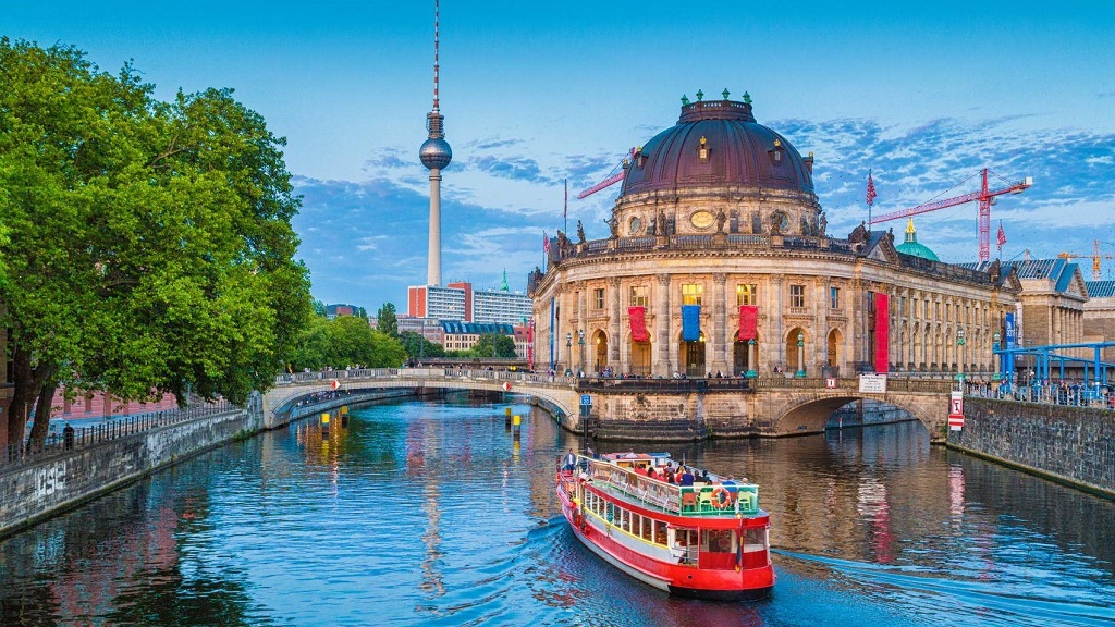 Boat trip on the Spree river – Berlin, Germany