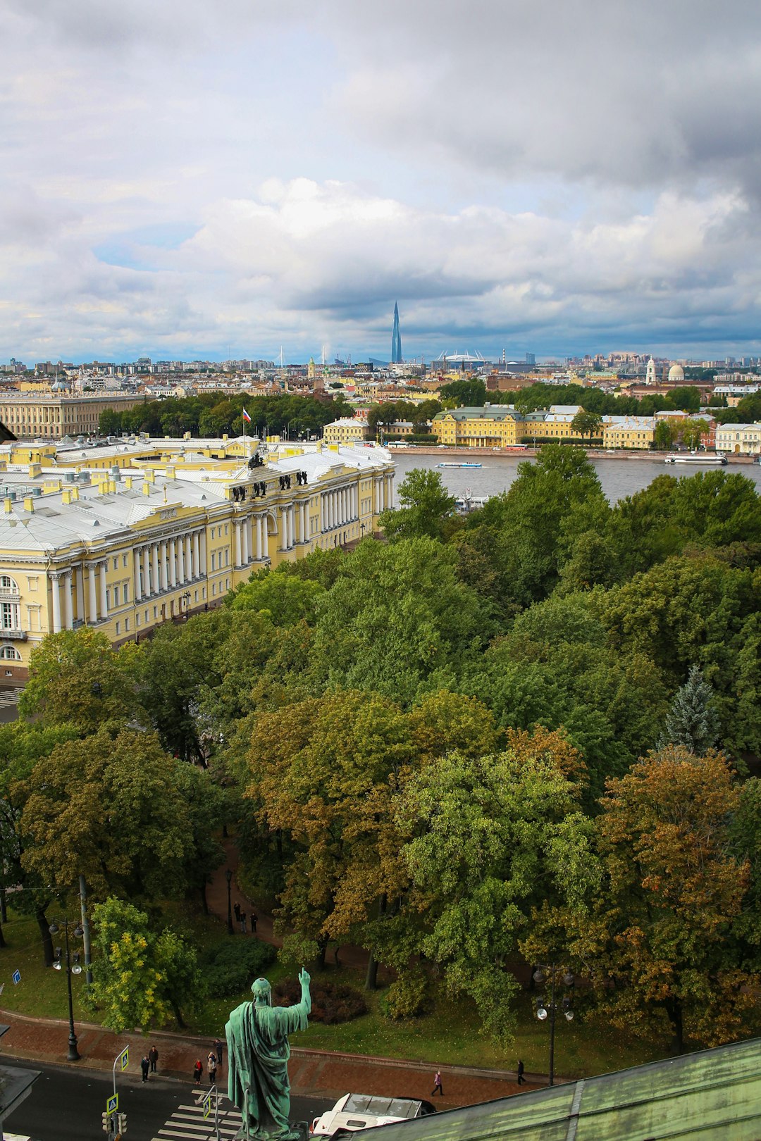Saint Petersburg — city landmark and skyline